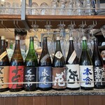 Ginza Sanada - 席の隣お酒たくさん