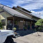 自家製手もみ麺 ラーメン赤松 - 建物