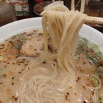 山神山人 - 博多風の低加水麺
