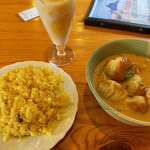 カトマンズキッチン - バターライス、スープモモ(冷)、マンゴーラッシー