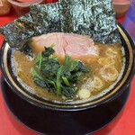 家系ラーメン とらきち家 - ラーメン