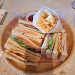 Ba Munsheru - アメリカンクラブハウスサンドイッチ。