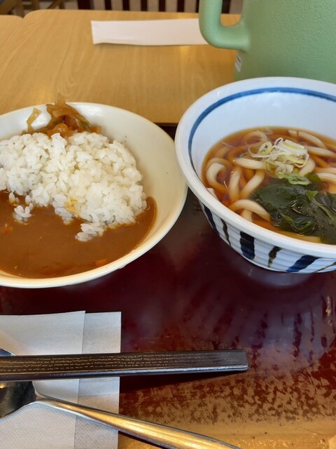 うどんと炒飯 山田うどんの、チャーハンセット。