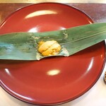鉄板焼 ステーキ ぼんて - 生雲丹の笹蒸し 特製わさび添え