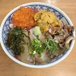 花房 - 古事記丼　イクラ・ウニ・サザエ入り