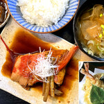 ぼら納屋 - 金目鯛煮付と天ぷらセット　ボリューム満点