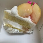 美栄堂 - 桃のショートケーキ