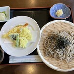 シェーンガルテンおみ - 天ぷらそば1,100円