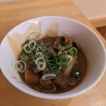 新橋立呑処 へそ - もつ豆腐煮込み