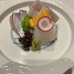 やす多” - 刺身 シマアジ アオリイカ 平目