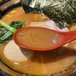 麺家 龍 - スープ