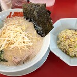ラーメン山岡家 - 塩ネギラーメン ＋ チャーハン　　¥ 820 ＋ ¥ 350