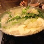 九州博多もつ鍋 居酒屋　むかしや - 鍋が美味しい…具が無くなる・・・・早く食べなきゃ（撮ってる場合じゃない）