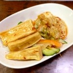 焼肉天国ヤールジャン - キムチ盛り合わせ