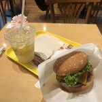 FRESHNESS BURGER - 