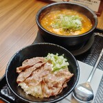 カルビ丼とスン豆腐専門店 韓丼 - 海鮮スン豆腐　ねぎ塩タン丼