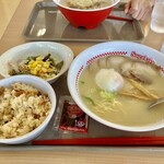 スガキヤ - 特製ラーメン
            サラダセット