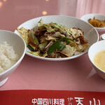 伊豆天山 - 回鍋肉(豚肉とキャベツの味噌炒め) 1090円。