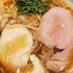 貝出汁らぁ麺 海美風 - ネギ抜きにしたが生玉葱入ってて笑った