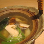 くろぎ - 松茸と鱧の土瓶蒸し
      