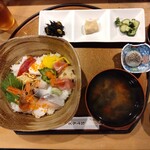 鮎川寿し - 海鮮丼800円