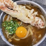 手打ちうどん 鶴丸 - カレーうどん（生卵、ちくわトッピング）