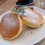 LIKO CAFE - コーヒーパンケーキ(ふわふわ)　真後ろから