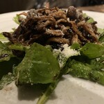 OSTERIA Lumaca - しめじのソテーとルッコラのサラダ