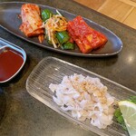 肉料理 大森 - キムチ盛りと生センマイ