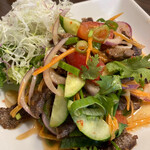 Pad thai - 牛肉ヤムサラダ