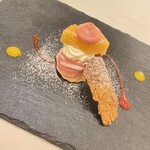 レストラン ラ・カンサトゥール - 本日のデザート　ハスカップ　メレンゲ　夕張メロン