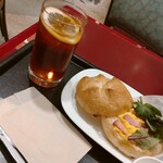 カフェ・ベローチェ - モーニングＢ　全景