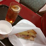 カフェ・ベローチェ - モーニングＣ　レモンティーで