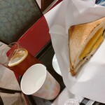 カフェ・ベローチェ - モーニングＣ　アイスレモンティーで