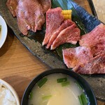 焼肉 やっちゃん - 特選三種（上タン、和牛幻のカルビ、和牛イチボ）