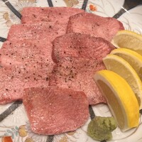 神戸焼肉 金虎 - 和牛塩タン