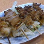 Shirubee - 鳥皮と豚バラとぼんちりの串焼き