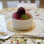 トゥ・ラ・ジョア イズム - 桃のシブースト