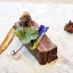 トゥ・ラ・ジョア イズム - 赤牛ロースト