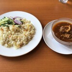 Tokyo Halal Restaurant - プラオ（炊き込みライス）、ビーフニハリ（脚煮込み）