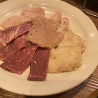 炭火焼肉ホルモン うしごろ 中目黒店 - 
