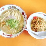 Tenka Ippin - チャーハン定食　1200円　麺大盛り　+160円