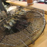 お料理 佐藤 - 七輪で炙ります