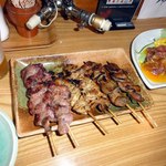 タン，白，レバー