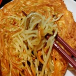 梅蘭 イーアス春日井店 - 中からトロトロ餡！！ニラ、もやし、豚肉、等等です➰(*≧∀≦*)