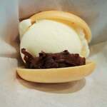 鳴門鯛焼本舗 - アイスもなか（あずき入り）