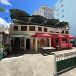 ALOHA TABLE Waikiki - 店舗遠景