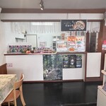 Sawa Ya Kyu Karuizawa Ten - ◎ピロシキもこの店の名物。イートインコーナーがある。