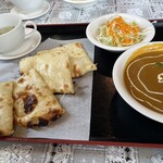 RAJA - Aランチ890円＋チーズナン変更200円　※ドリンクも付きます