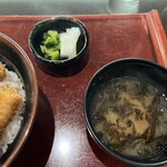 Matsuriya - 味噌汁（お代わりOK）、お新香